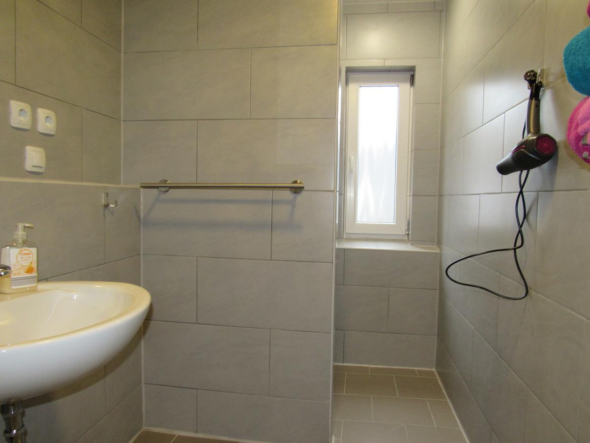 Ferienapartments Am Dorfplatz Langscheid  Екстериор снимка